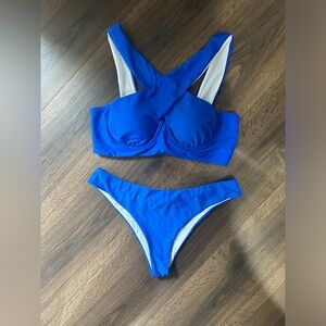 NWOT underwire criss cross swimsuit with cheeky bottom